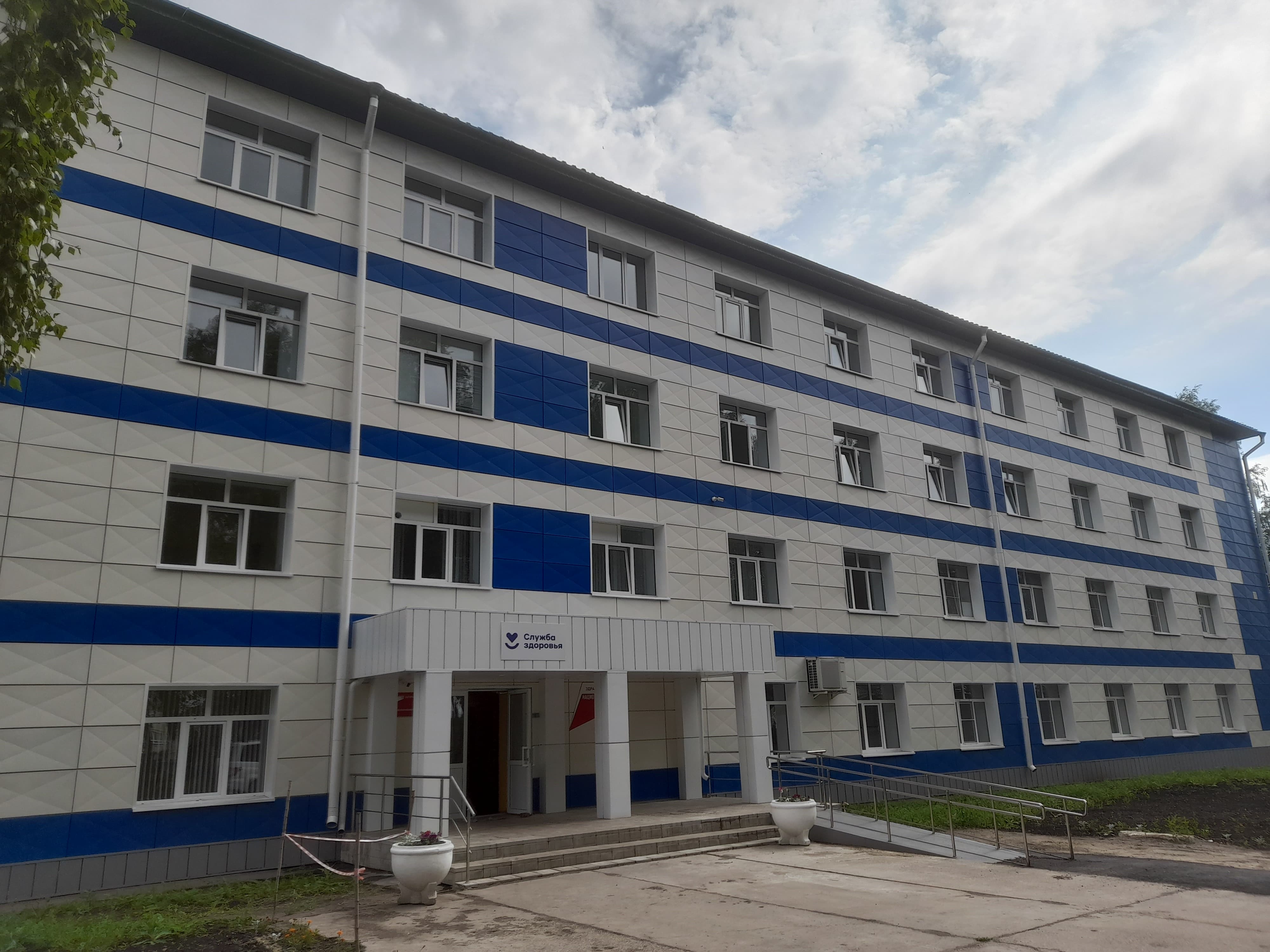 Реализация в Мордовии национальных проектов, предложенных Президентом России.  Атяшевская районная больница начала принимать пациентов после капремонта